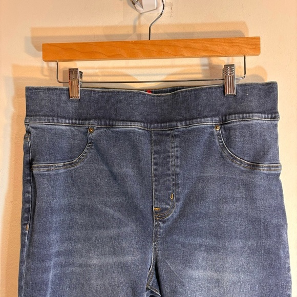 SPANX Sz M Pull On Jeans Skinny Distressed Mid-Wash Raw Hem High Raise Denim NEW - Picture 6 of 14